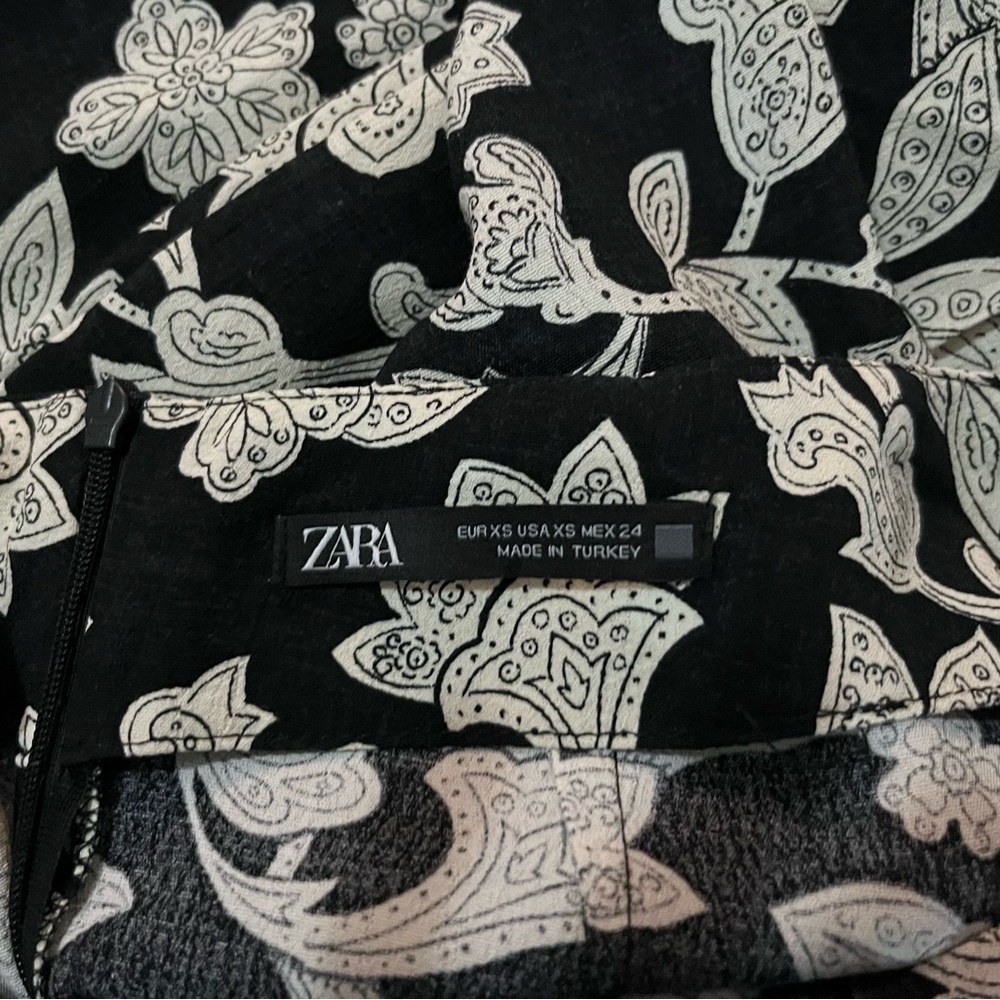 ZARA BLACK AND CREAM FLORAL PRINT ASYMMETRICAL MIDI SKIRT /Size XS - Picture 5 of 11